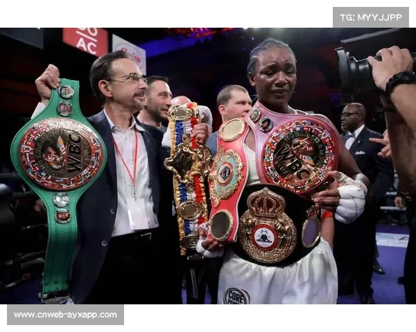 徐元庆战胜巴西老将费利佩，成功拿下个人MMA转型首胜